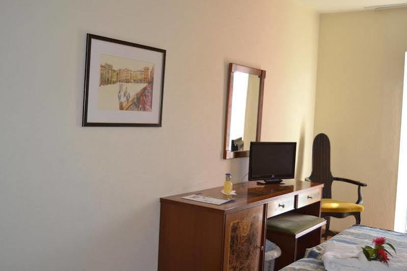 Duerming Villa De Sarria Hotel Luaran gambar